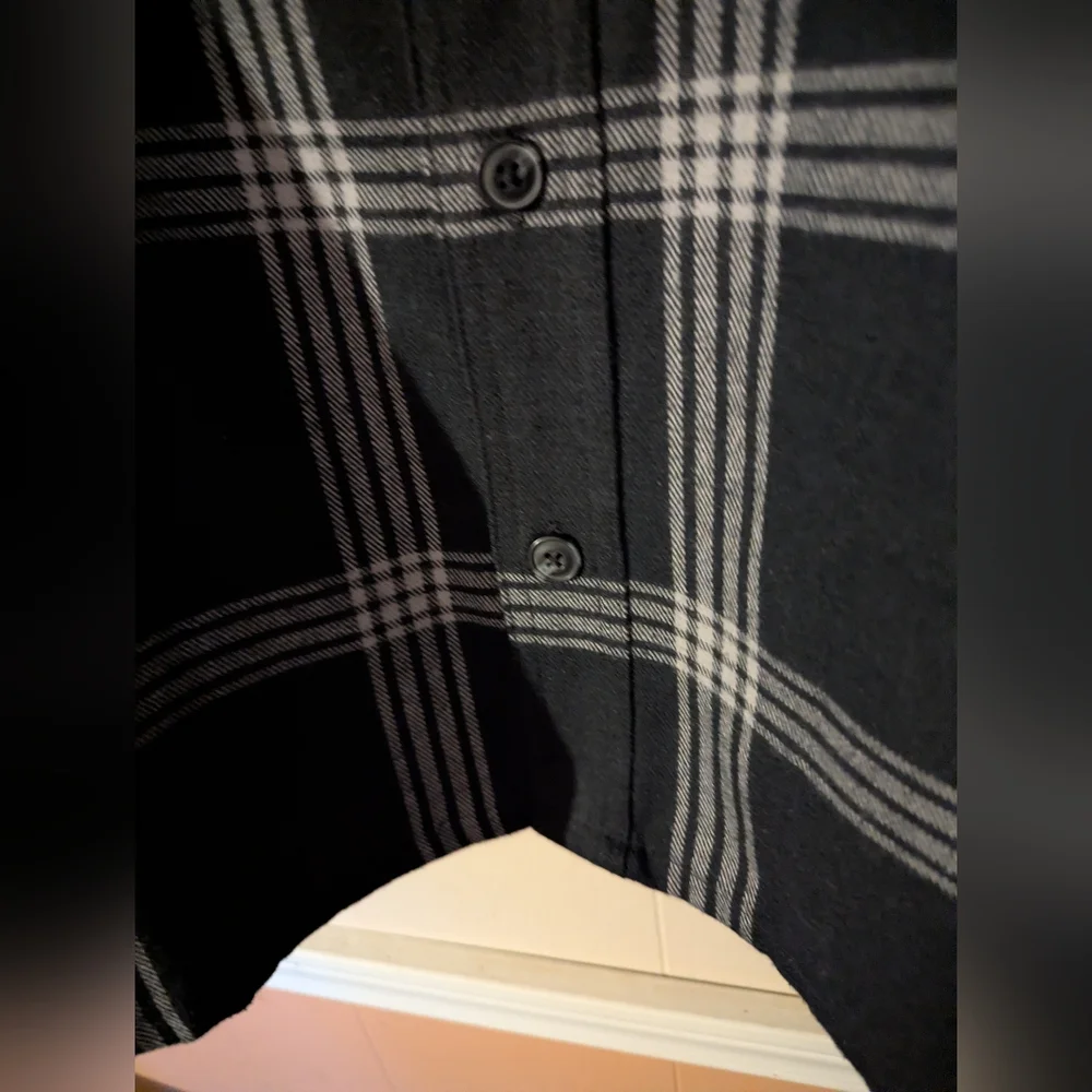 Free Planet Black and Gray Plaid Flannel Overshirt Men's Size M Long Sleeve - Picture 7 of 10